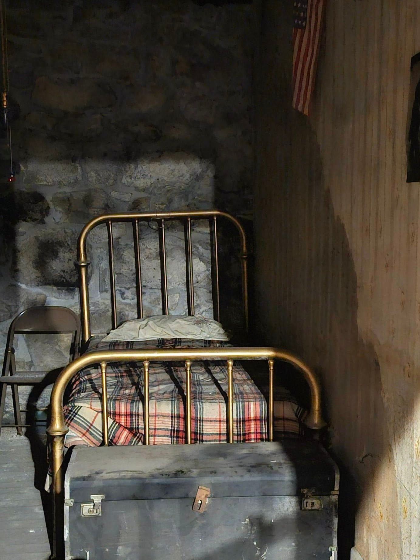 Interior crib detail